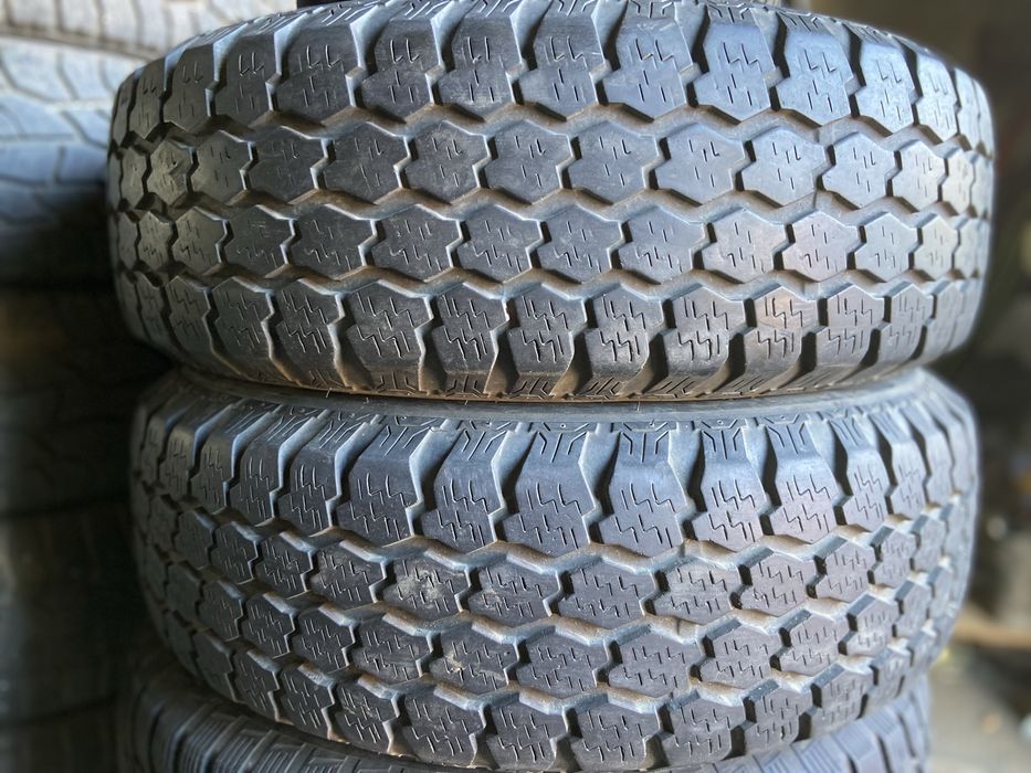 шини р15 235/75  ,парами,комплекти.