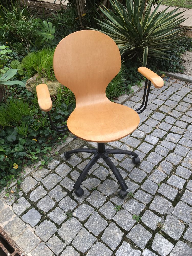 Cadeira secretaria em madeira