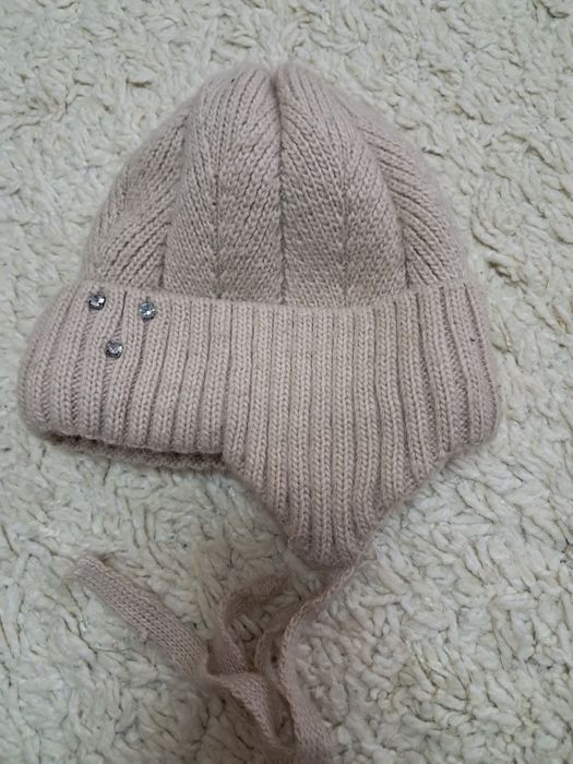 Зимова шапка для дівчинки