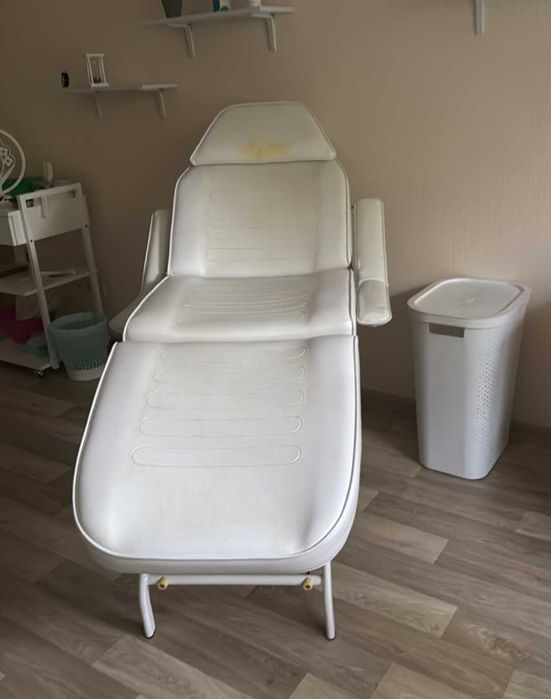 Кушетка косметологічна для косметолога/масажиста