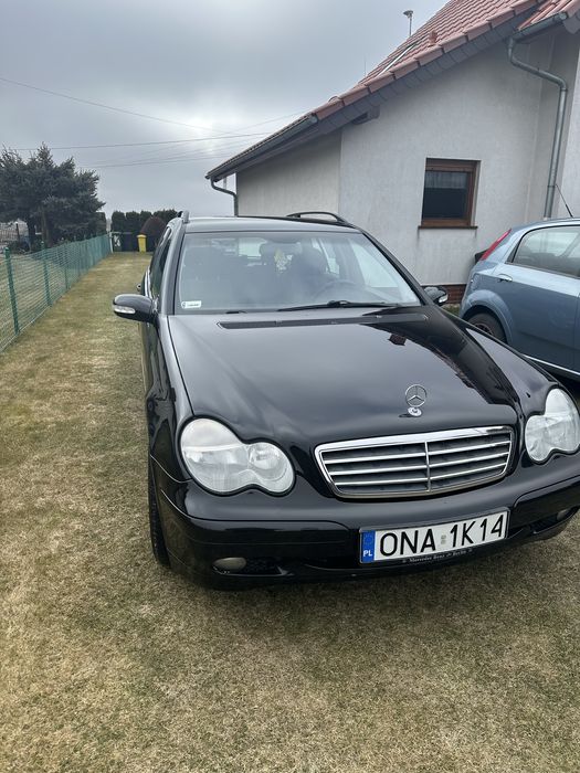 Mercedes-Benz C220