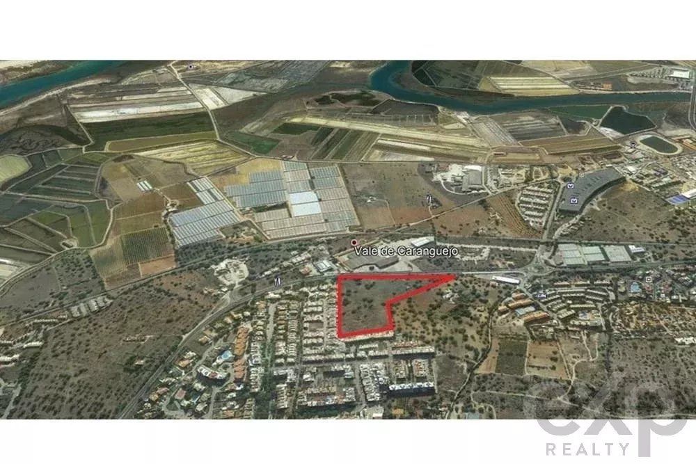 Terreno urbanizável para venda em Tavira