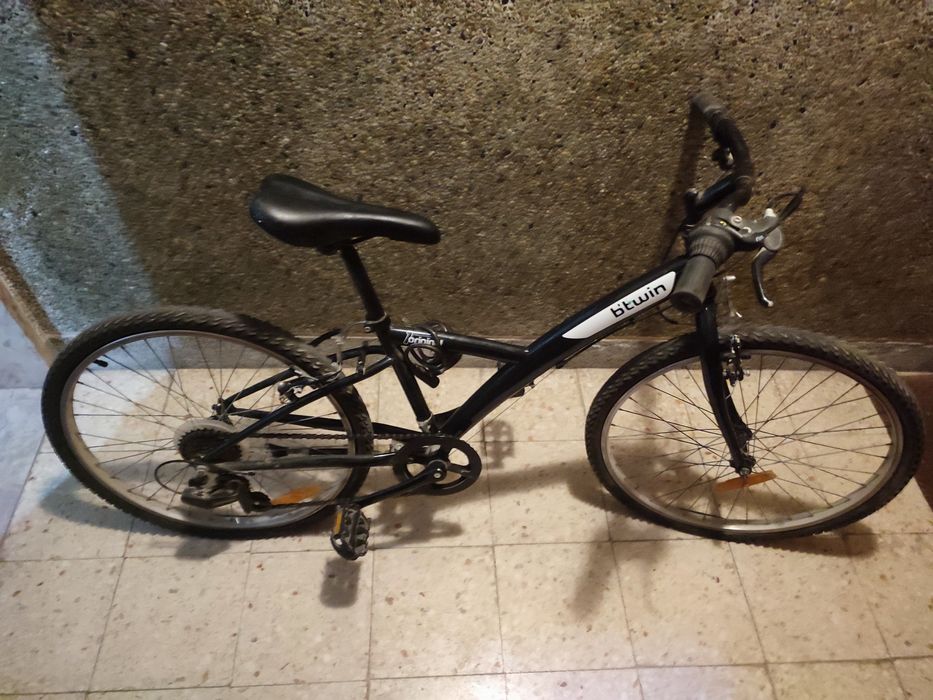 Bicicleta B'TWIN 24" - Preta - reparacao recomendada
