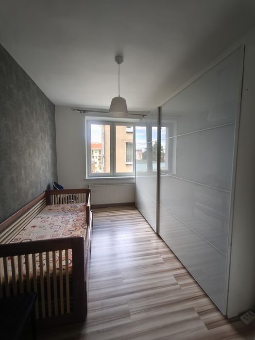 Sprzedam mieszkanie przy rynku Prudnik 50 m kw.