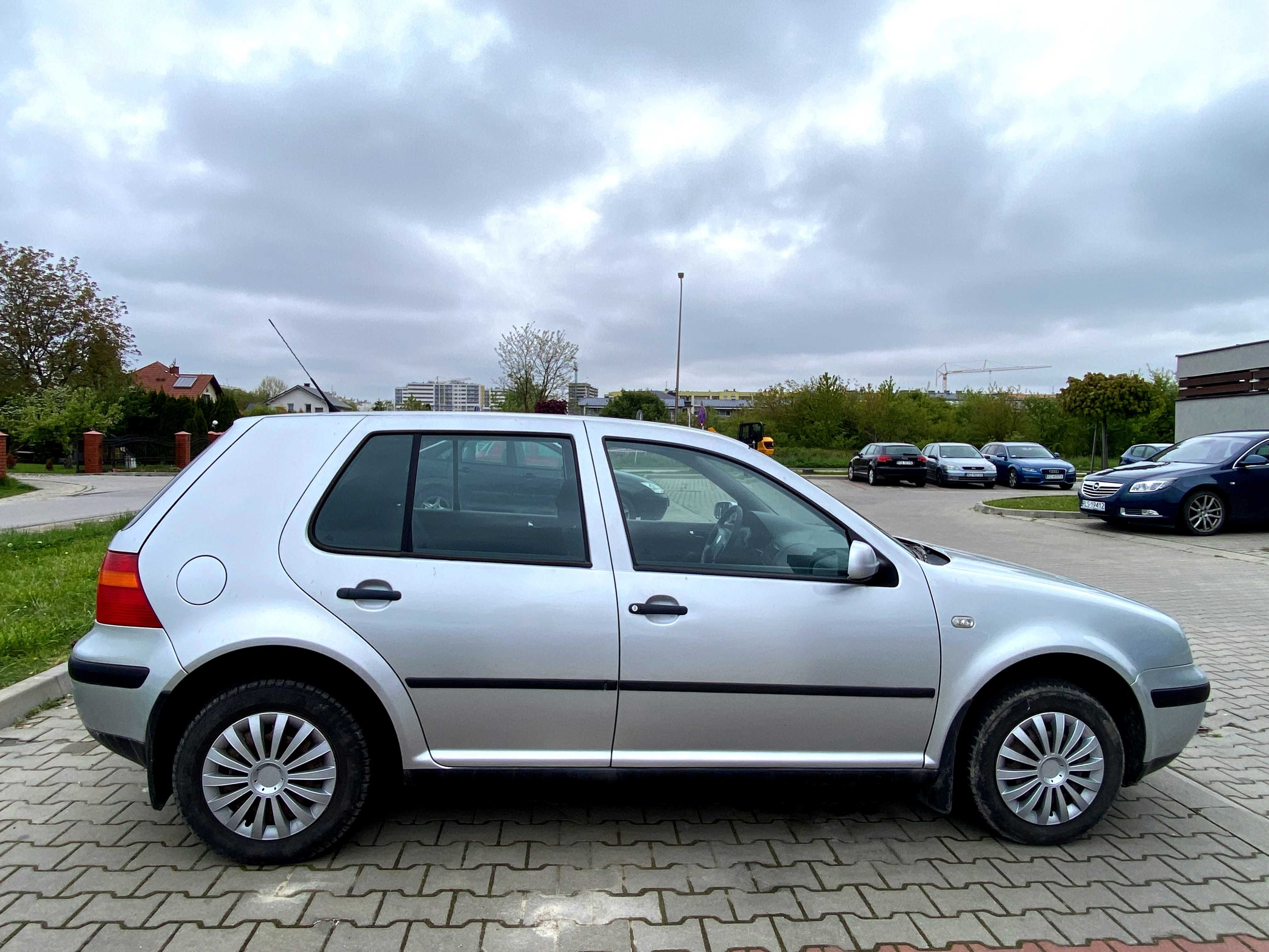 VW Golf IV 4 1.6 benzyna 5 drzwi