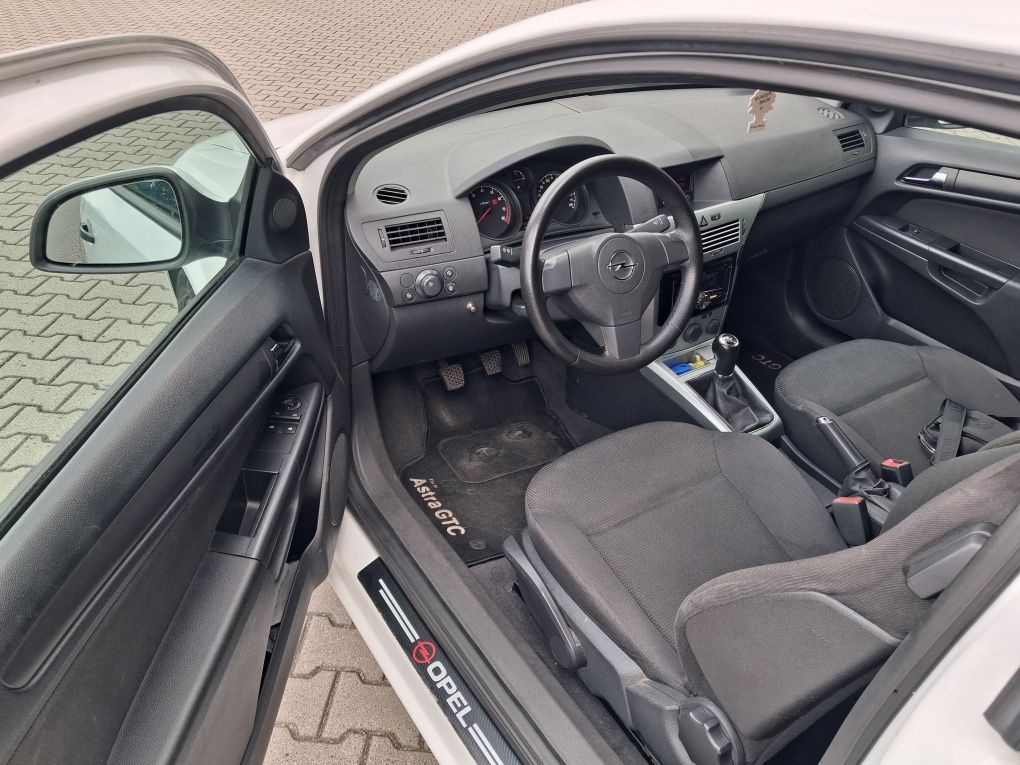 Opel astra gtc 1.4 klima 2009
