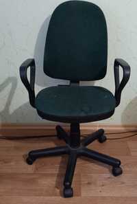 Офісне крісло зелене