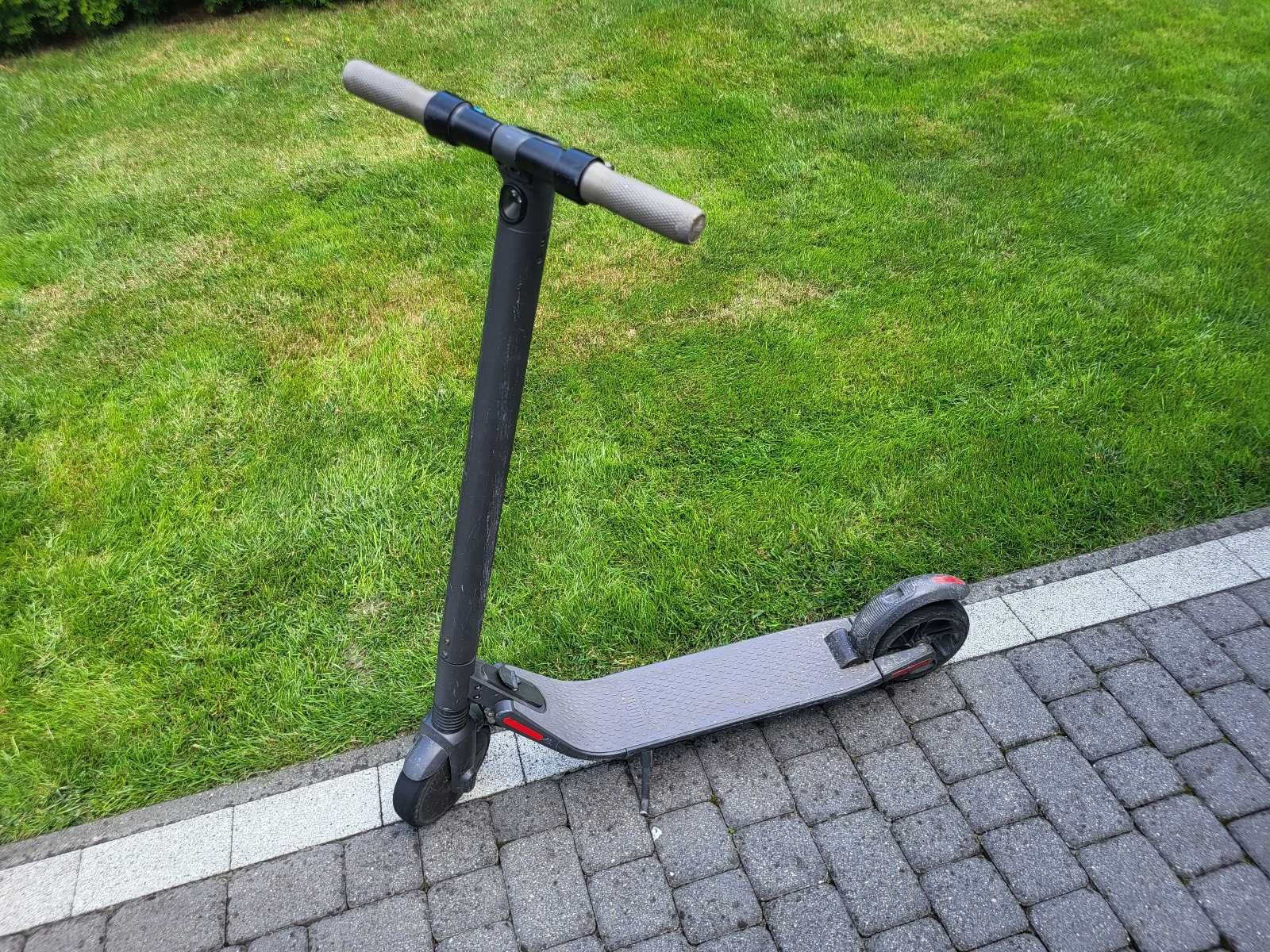 Hulajnoga segway ninebot es2