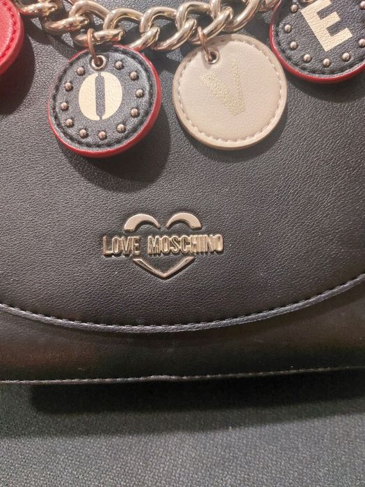 Mala love Moschino