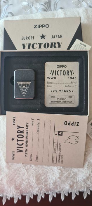 Zapalniczka Zippo VE/VJ 75th Anniversary Collectible 2020r
