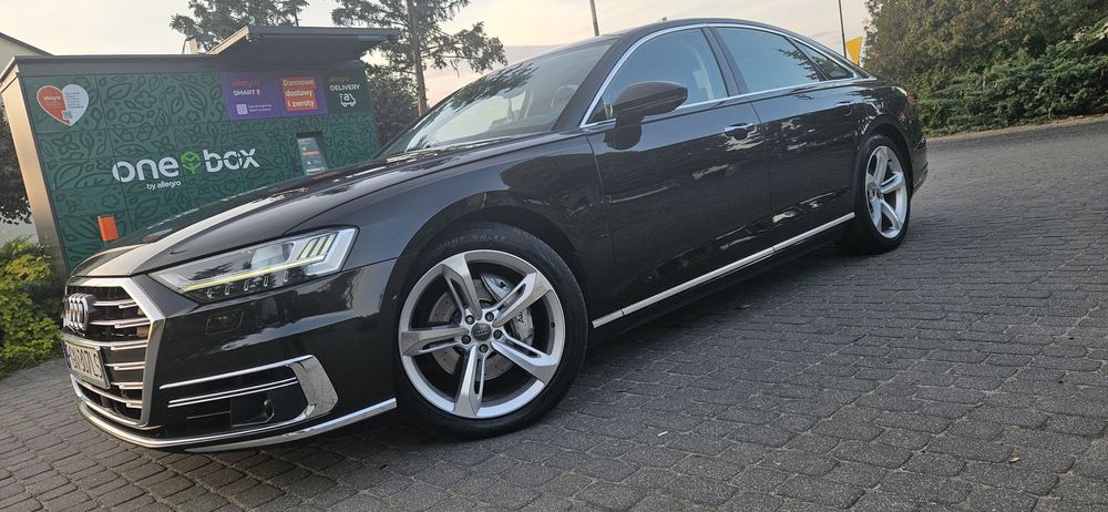Audi A8 *Najbogatsza wersja jaka istnieje w modelu Audi A8 D5*