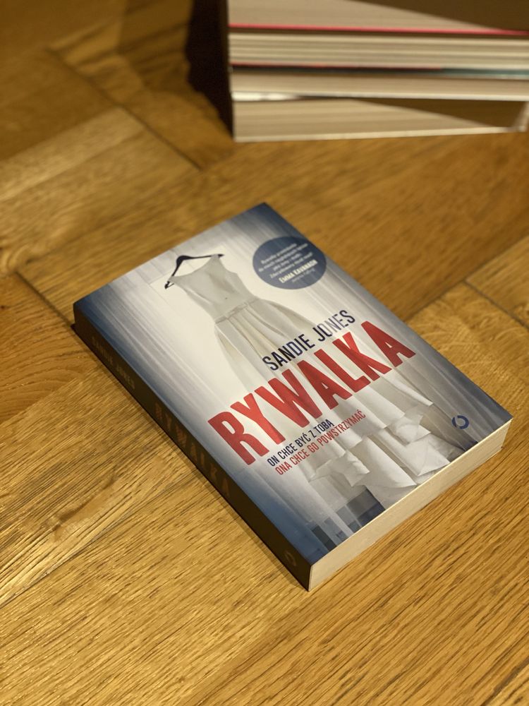 Rywalka, Sadie Jones