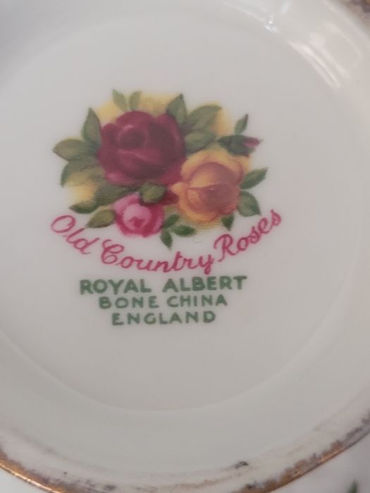 Flakon porcelana Royal Albert róże
