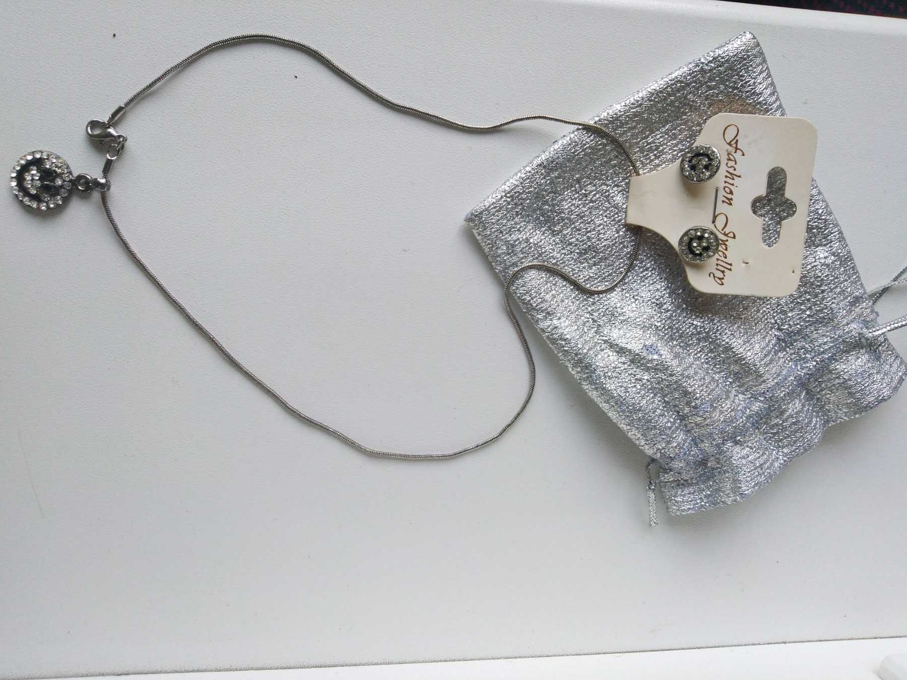 набор украшений сережки и подвеска смайлик с мешочком