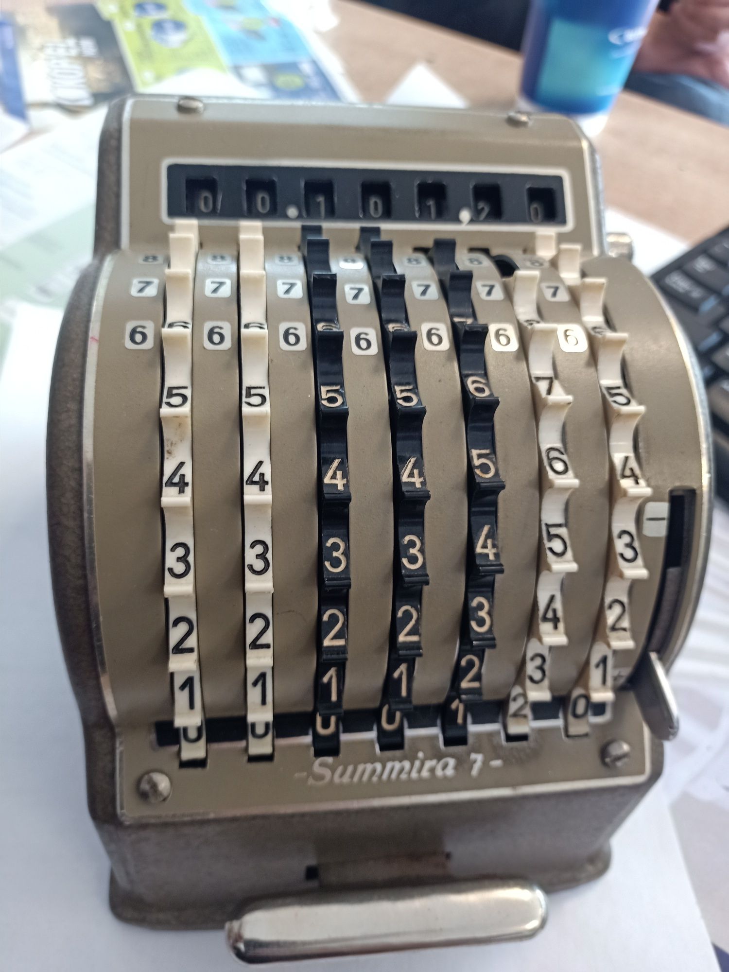 Stary kalkulator metalowy summira 7