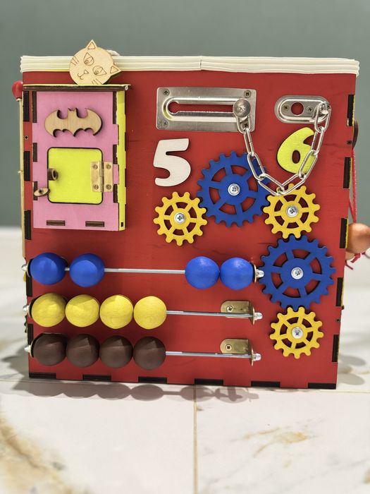 Бізікуб бізідошка бізіборд бізікубик розвиваючі іграшки