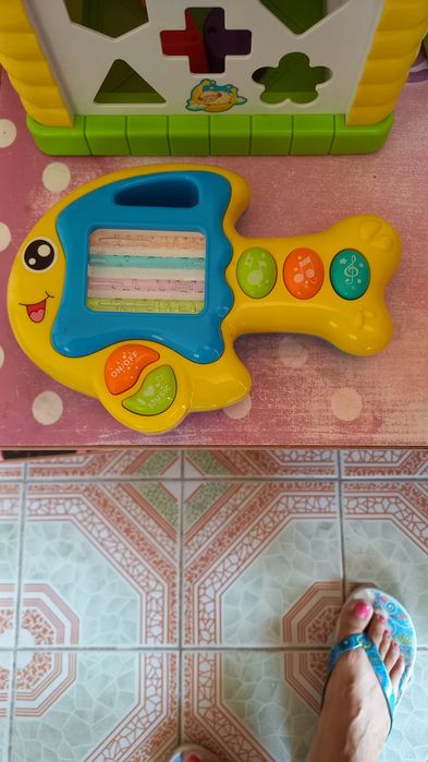 Продам детскую игрушку