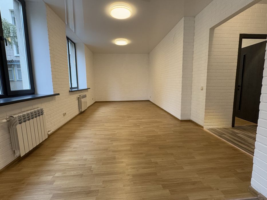 Продам 2 кімнатну студія з сучаним ремонтом