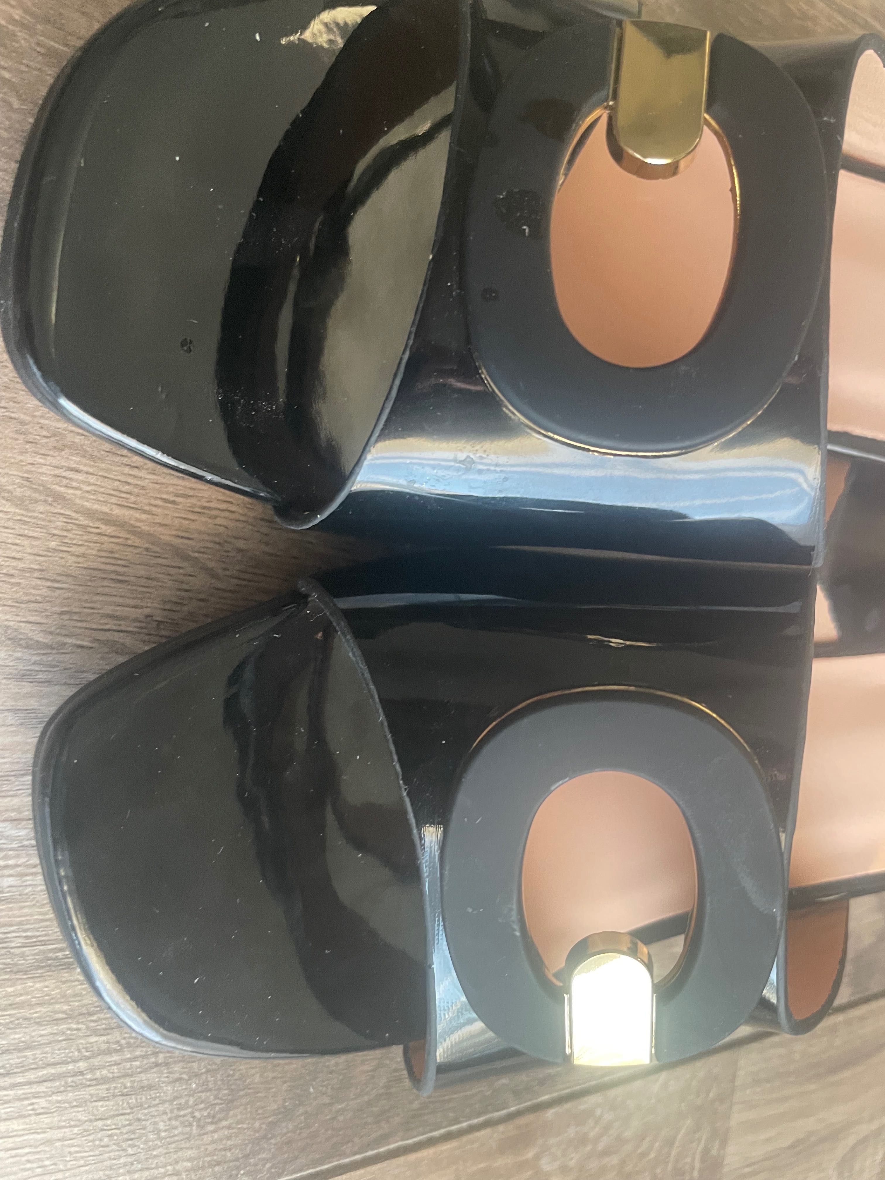 Klapki lakierowane r.38 Nowe