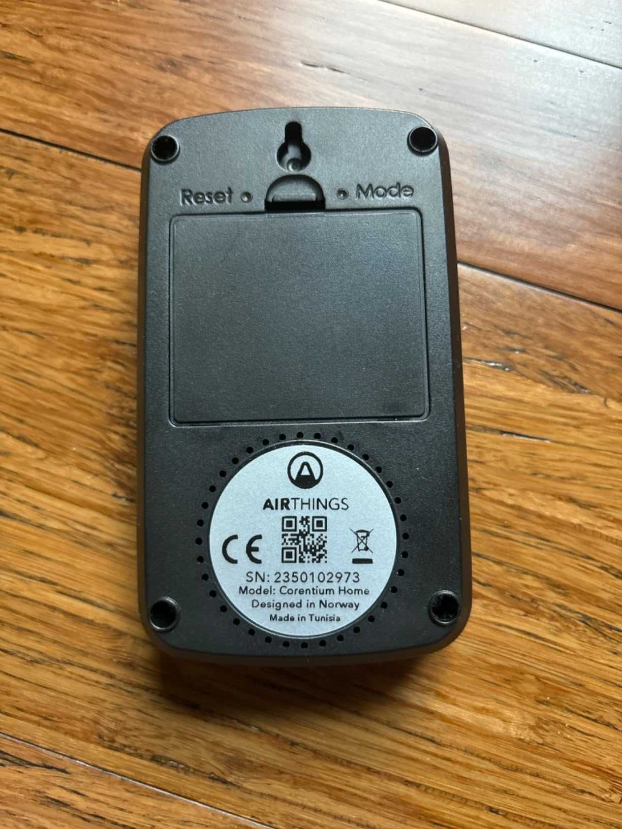 Умный детектор радона для вашего дома Airthings Corentium Home