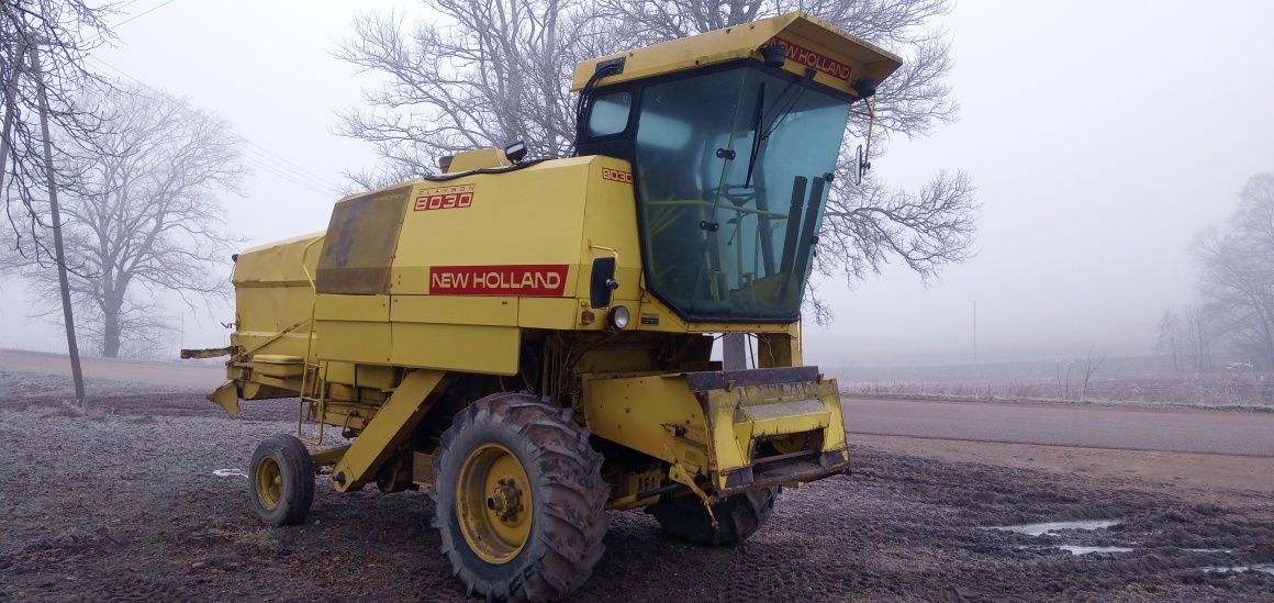 Sampo 500 / New Holland 8030 Kombajn Zbożowy