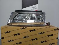 Skoda Octavia I 01- Lampa/Reflektor przód lewy /H4+H3