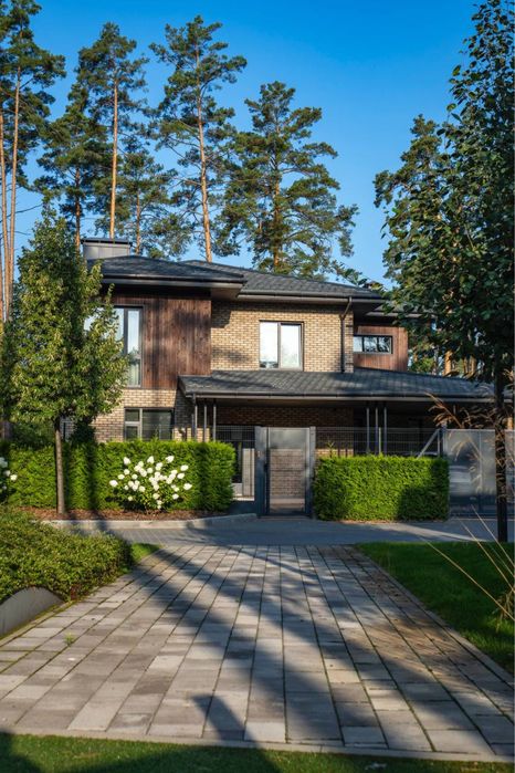 Якісний будинок 206 м2 в закритому котеджному містечку. 10 соток