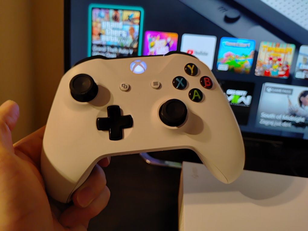 Konsola Xbox ONE S 1TB JAK NOWY Zestaw pad kable pudełko