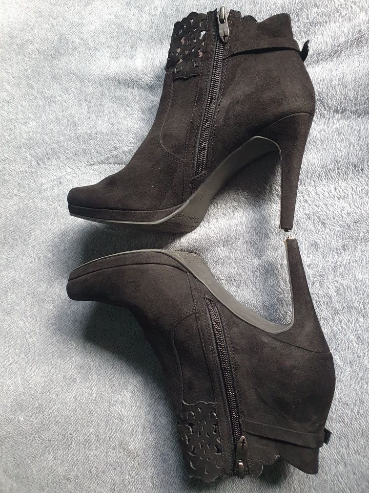 Buty zamszowe botki za kostkę szpilki czarne ażurowe Tamaris r. 38
