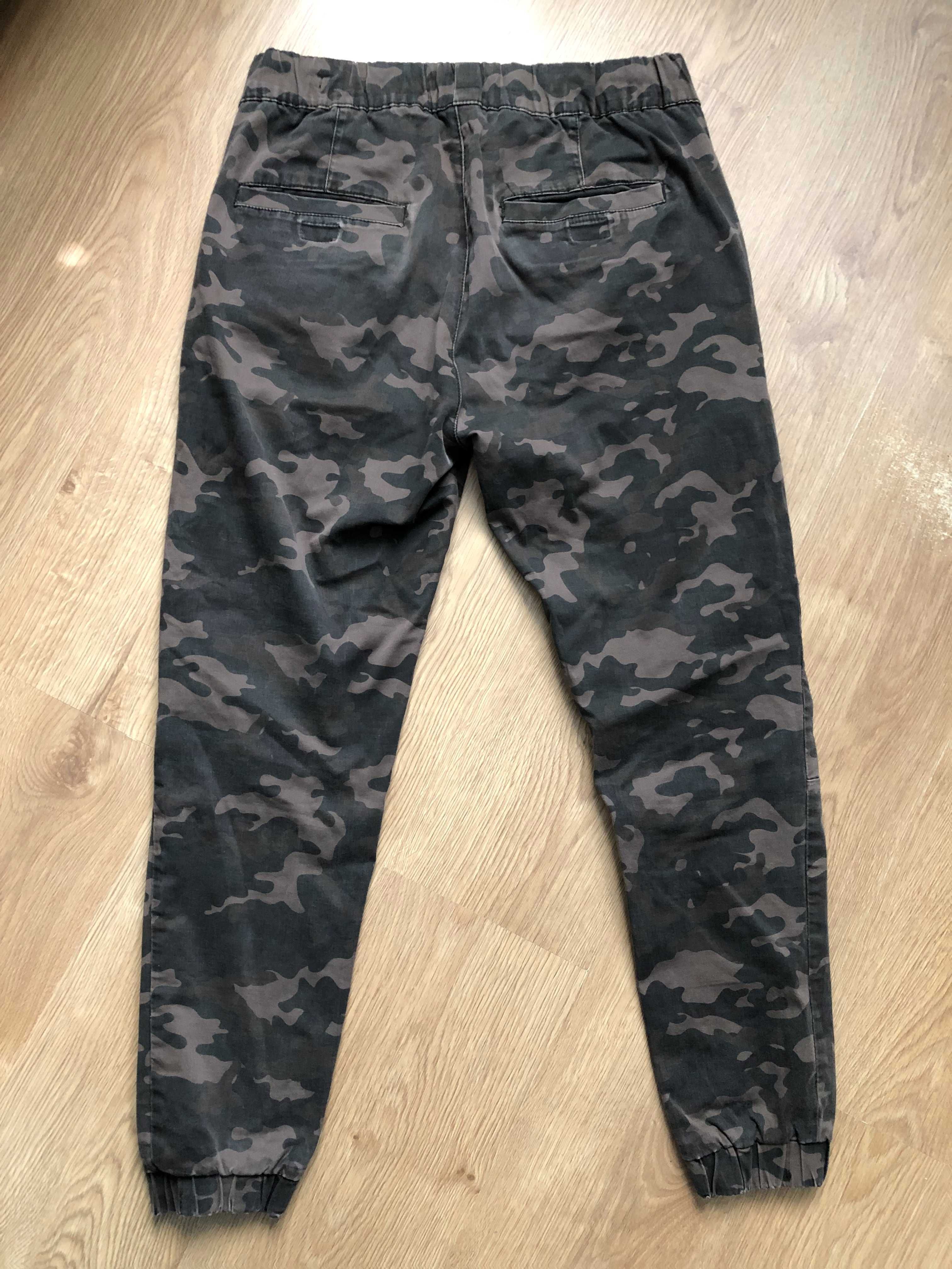 spodnie jogger fit bershka man moro 29