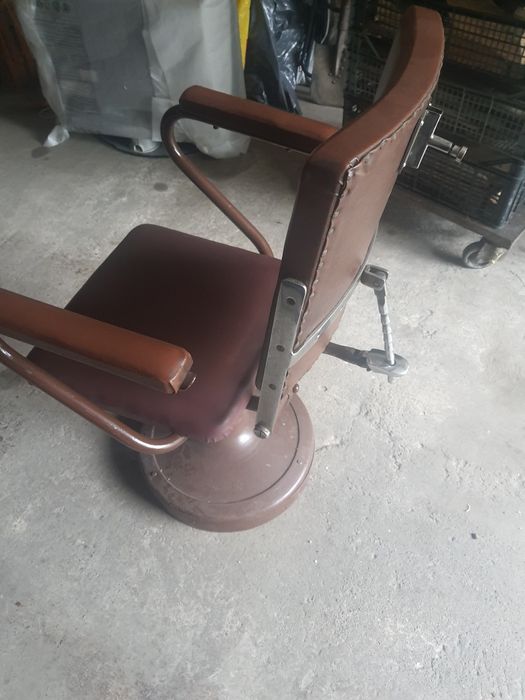 Krzesło fryzjerskie retro