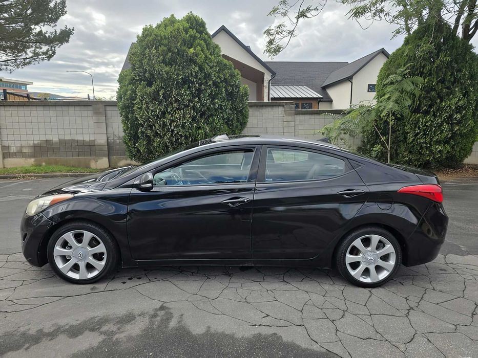 Hyundai Elantra      2013