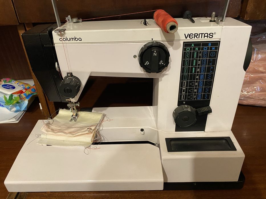 Швейна машинка в робочому стані