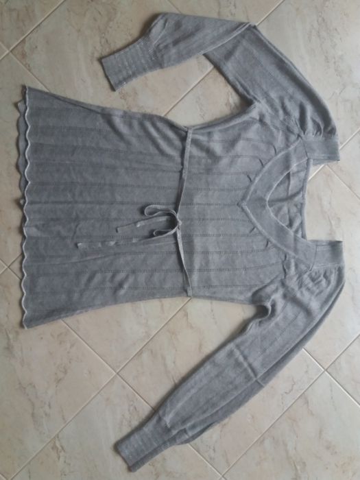 Szary sweter (L)