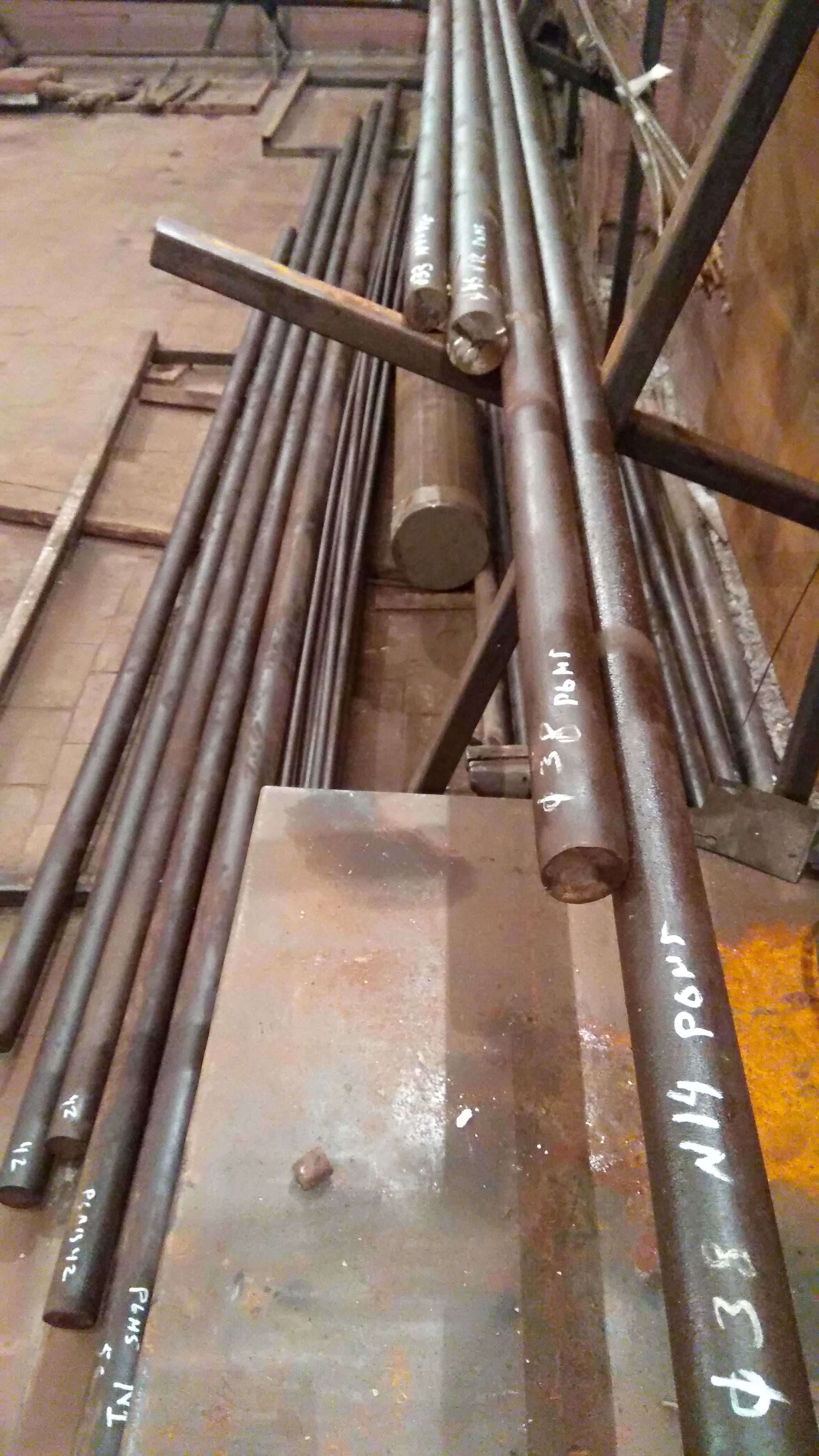 Круги, прутки, стали: Р18,  Р6М5,  Р6М5К5, 5Х3В3МФС, ХВГ, 9ХС,  У8А