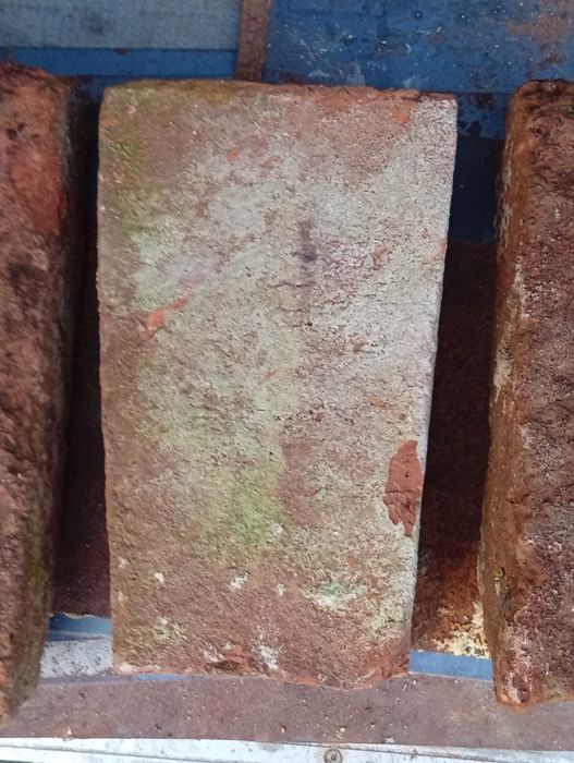 Цегла шамотна радянського виробництва,високої якості. В наяаносьі 500+