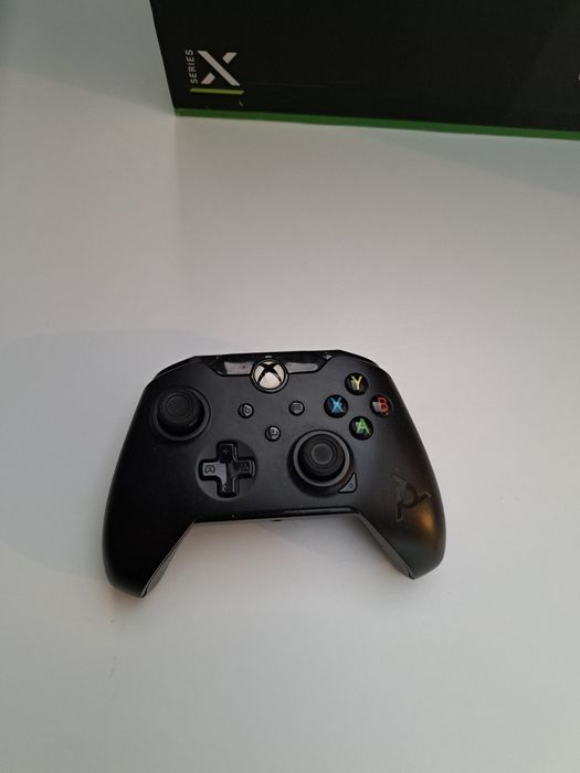 Konsola Xbox Series X 1Tb 4k + pad + okablowanie