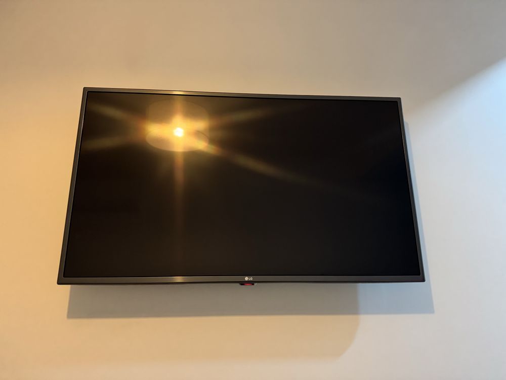 Televisao LG de 43 polegadas avariada