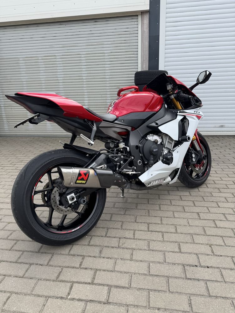 Yamaha R1 rn32 15r