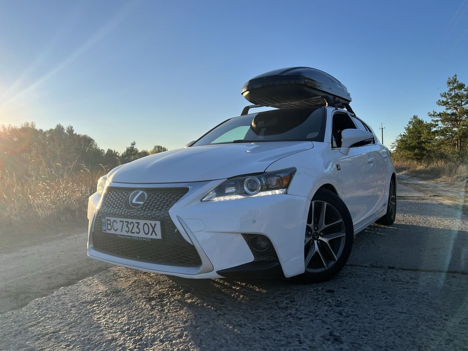 Lexus ct 200h гібрид 2015 рік