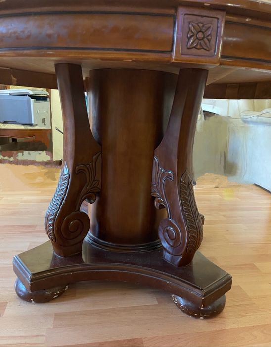 Стіл круглий дубовий