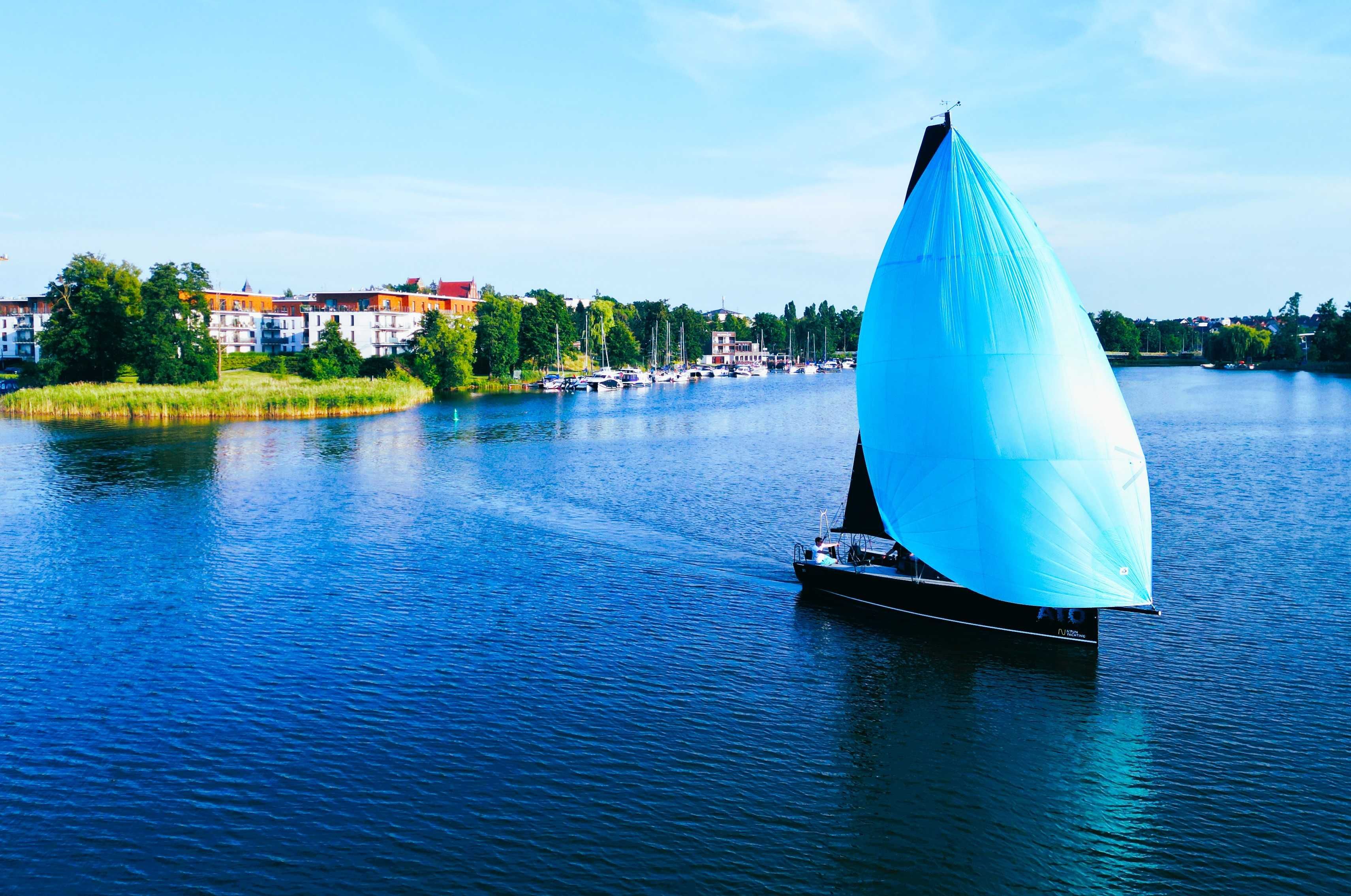 PORT VIEW - nad jeziorem z widokiem na port, Mazury, ogródek