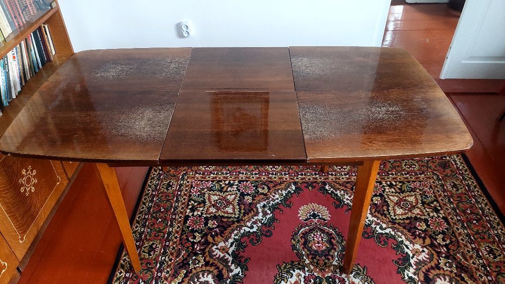 Стіл для вітальні розкладний дерев'яний