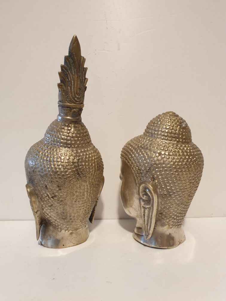Par de fantásticas cabeças de Buda vintage em metal cor prata