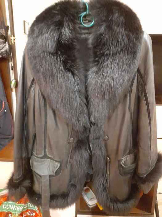 Продам куртку натуральная кожа натуральный мех в отличном состоянии