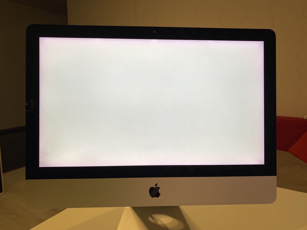Komputer iMac 21,5 2015 Retina 4K 256GB SSD 8GB RAM i5-3,1GHz