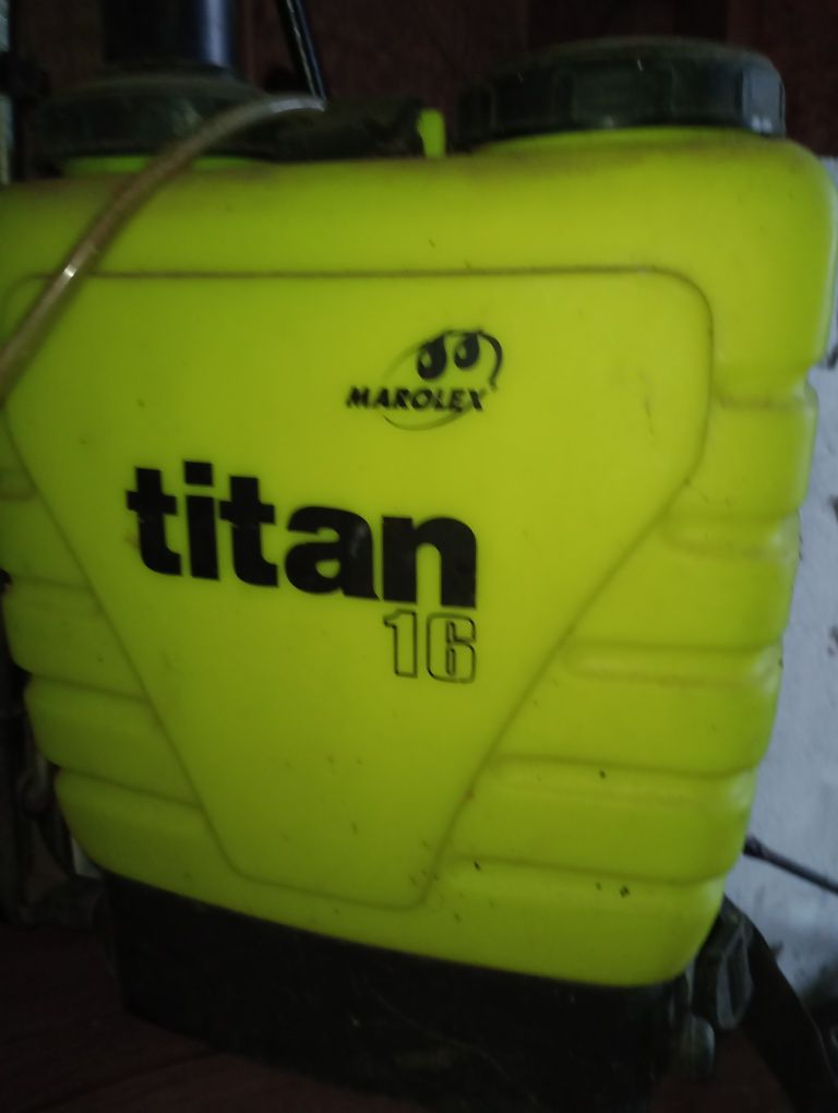 Opryskiwacz titan 16l