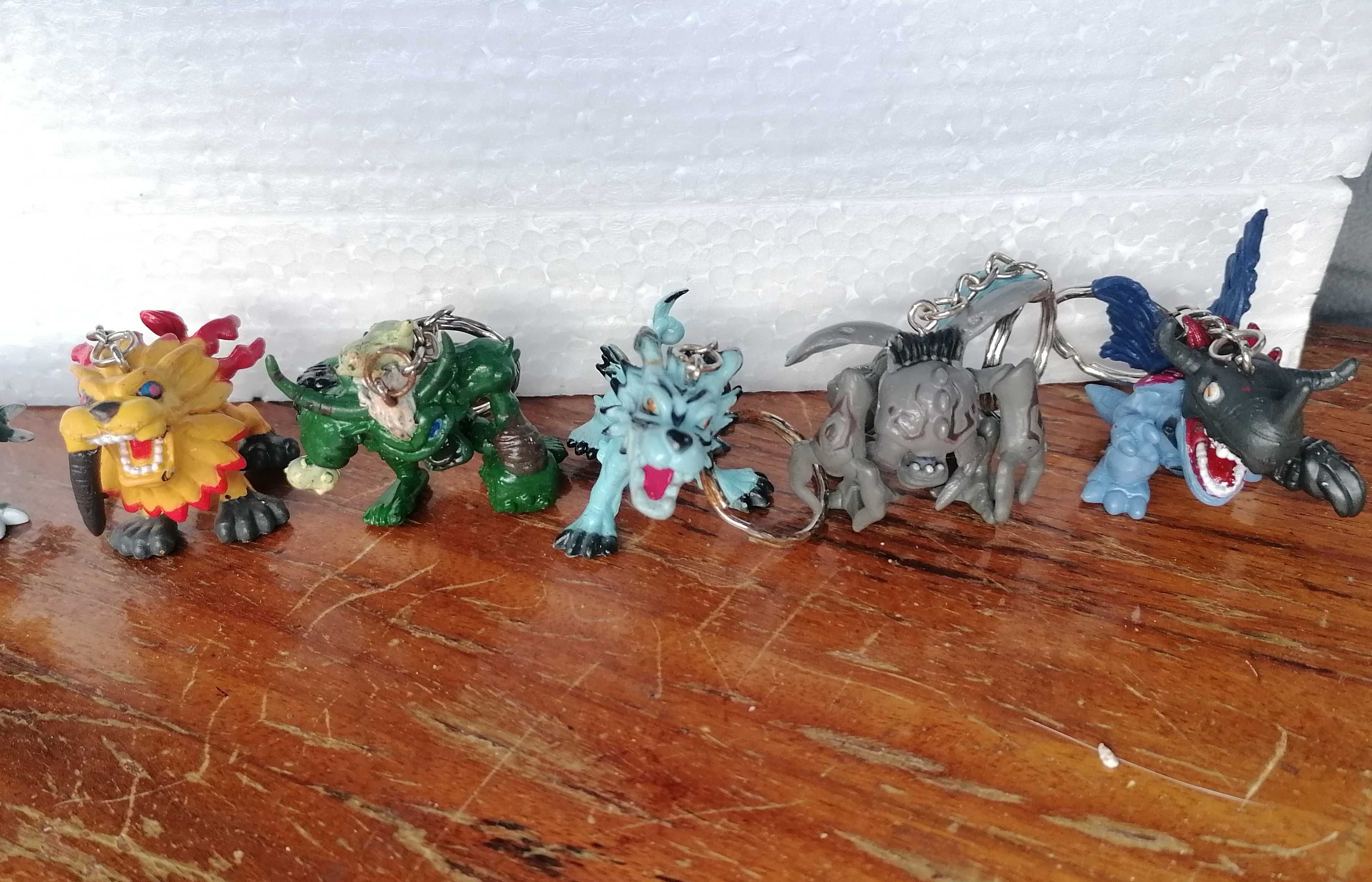 16 Figuras de Digimon Chaveiro
