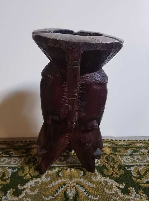 Cinzeiro africano antigo