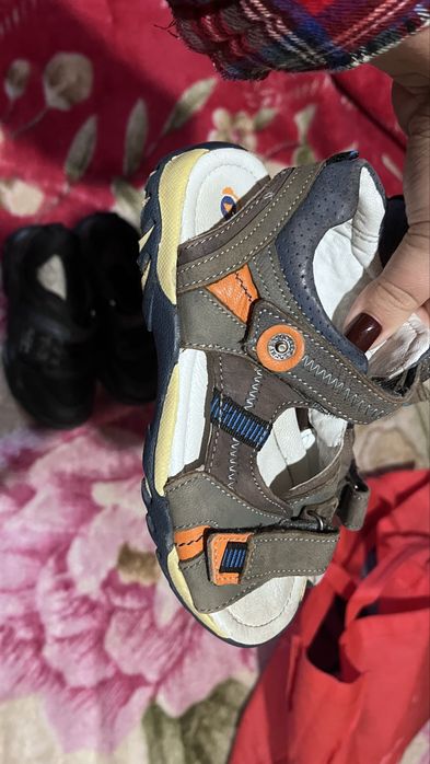 Кросівки босоніжки